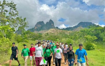 REFORESTACIÓN POR LA MADRE TIERRA